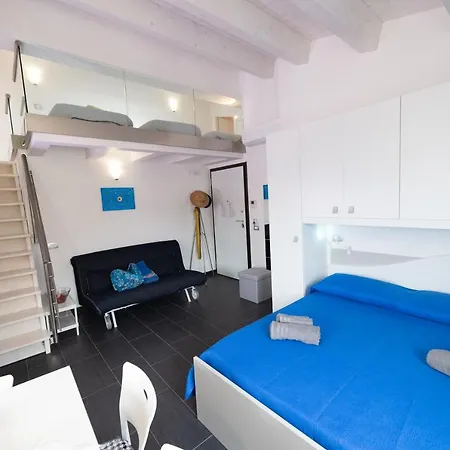 Vacanze A דירה פוצאלו